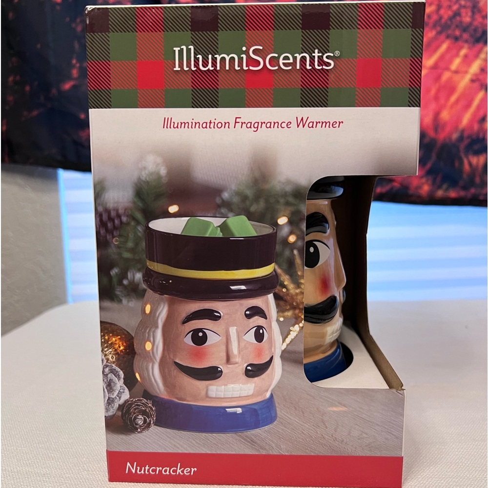 Illumiscents Nutcracker Fragance Warmer NIB